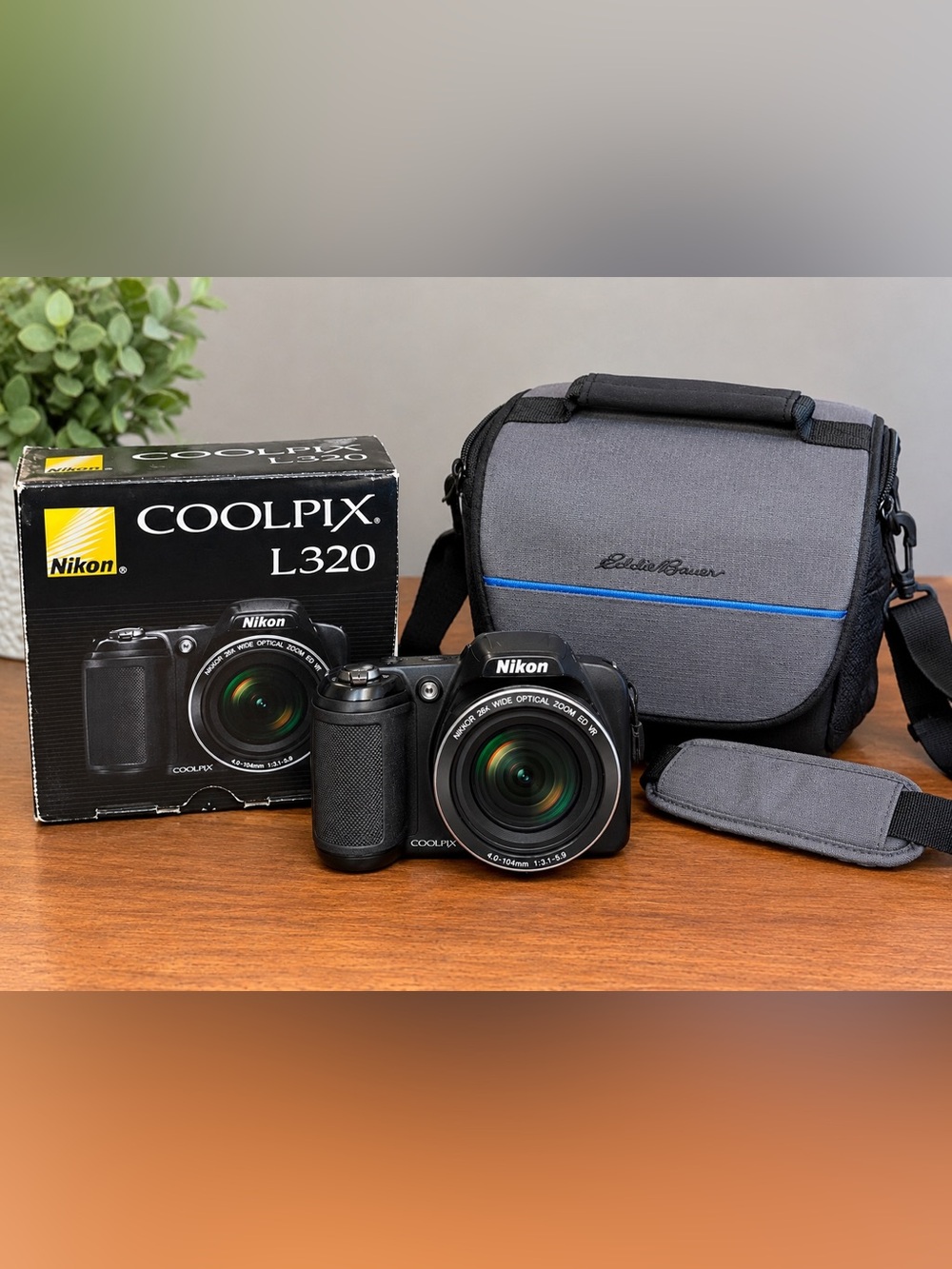 Nikon COOLPIX L20 10MP Digital Camera BRAND NEW IN BOX Complete + Eddie Bauer SL